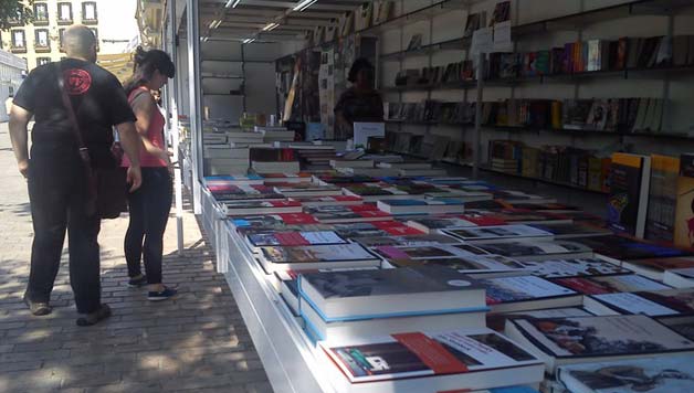 IBAIZABAL: Bilboko Liburu Zahar eta bigarren eskukoen azoka martxan