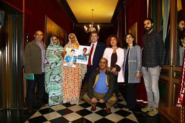 IBAIZABAL: Bilboko udalak harrera egin dio Takbar Haddi saharar ekintzaileari