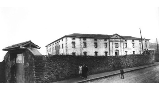 GOMUTAN: Santutxuko tabako lantegia gomutan