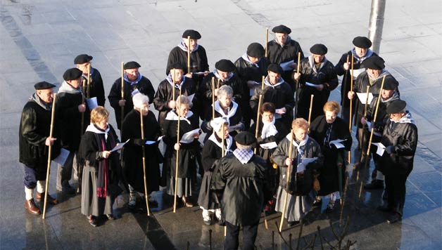 BEHIALAKO EGUN BATEZ: Santa Ageda, Agate deuna edo Agata deuna