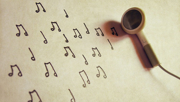 IBAIZABAL: Musika industriak bizi dituen argi ilunak Musikaren festa egunean