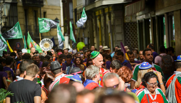 Suziriarekin batera lehertu da festa, bederatzi egun etenik gabe