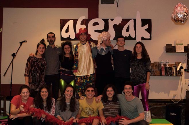 Bihar bukatuko da Aferak bertso dinamika Deustun egingo den Bertso bazkariarekin