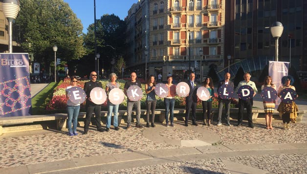 Bilbon euskara ari du; Euskaraldiak igandean Bilboko plaza Eliptikoan ekitaldia deitu du