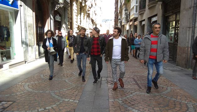 Azken indioak , pausua ematetik salto egitera  Gatiburen berria