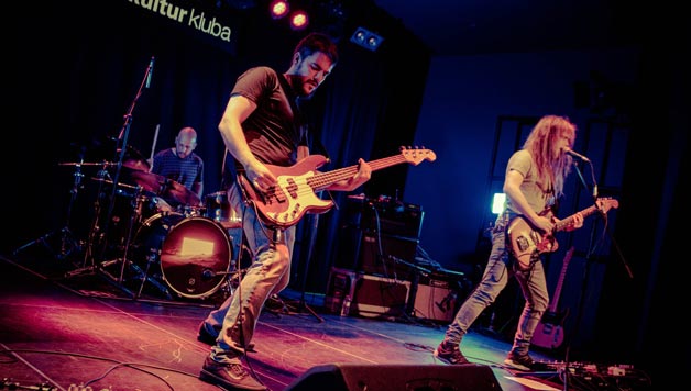 Deus ez taldeak “Sherpak” lana argitaratu berri du