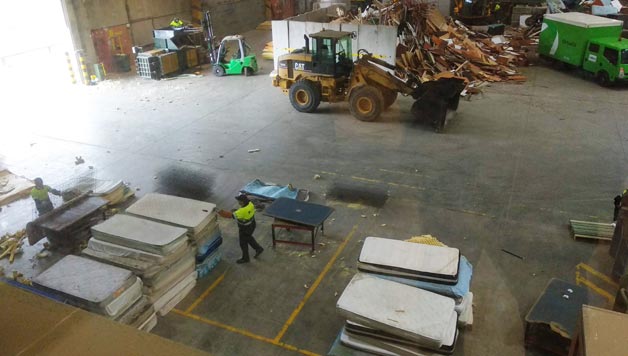 REASen eskutik, ekonomia sozialeko ekimenak ezagutzen