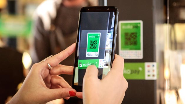 “Bakantzak euskoz” ekimena martxan jarri du eusko monetak