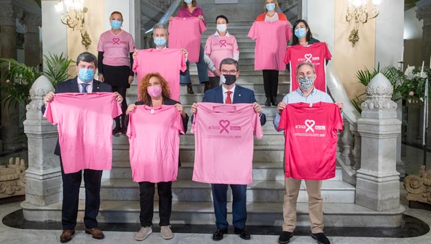 Bilboko Udalak bat egin du bularreko minbiziaren kontrako borrokaren nazioarteko egunarekin