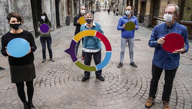 Herritarren aktibazioari eta erakundeen erantzukizunari dei egin diete euskalgintzako hainbat eragilek