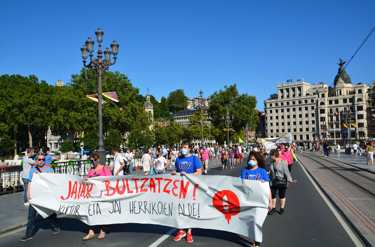 Bilboko Konpartsak urtebeteko hausnarketa egin ondoren indartuta datoz