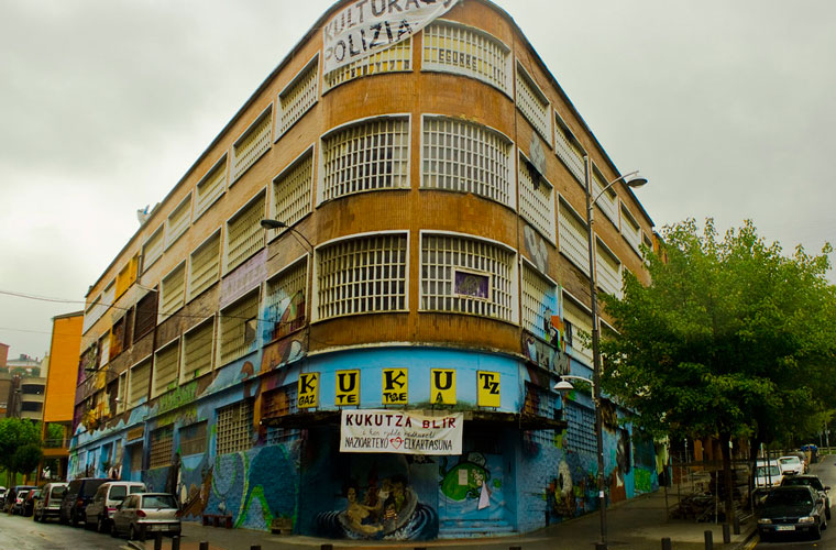 Gaurko egunez duela 10 urte Ertzaintzak Kukutza gaztetxea hustu zuen