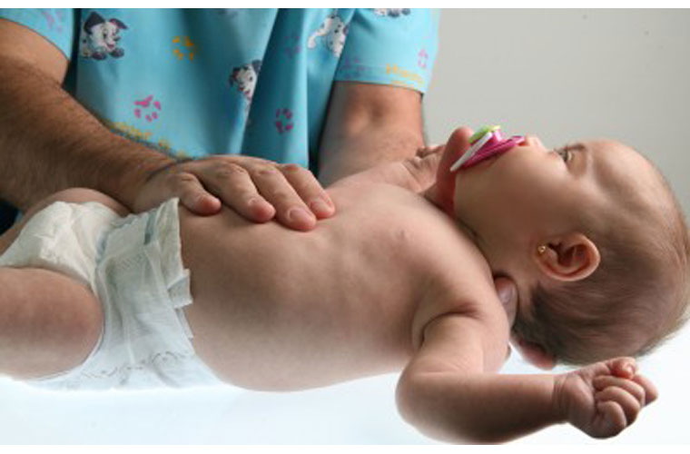 Ume jaioberrien kolikoak fisioterapiaren bitartez