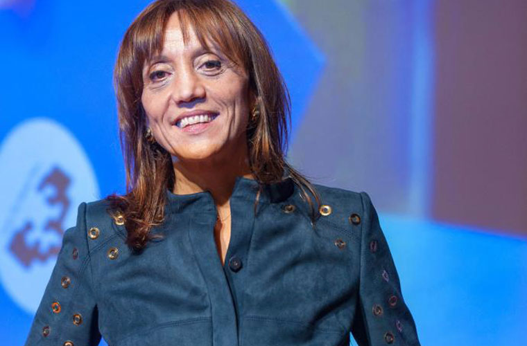 Eva Ferreira EHUko errektorearekin solasean