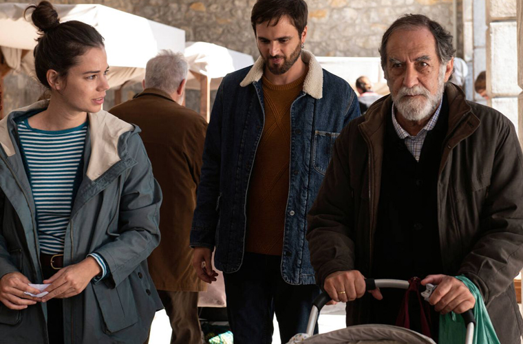 Zinea: Cinco lobitos filma hizpide