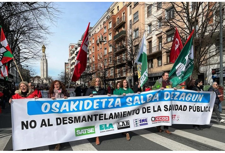 Ehunka  lagun atera dira kalera osasun sistema publikoaren alde