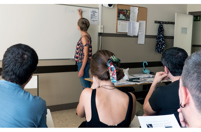 Udan Euskara ikasten ari direnekin solasean