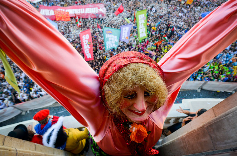 Kantuan abiatu da Aste Nagusia