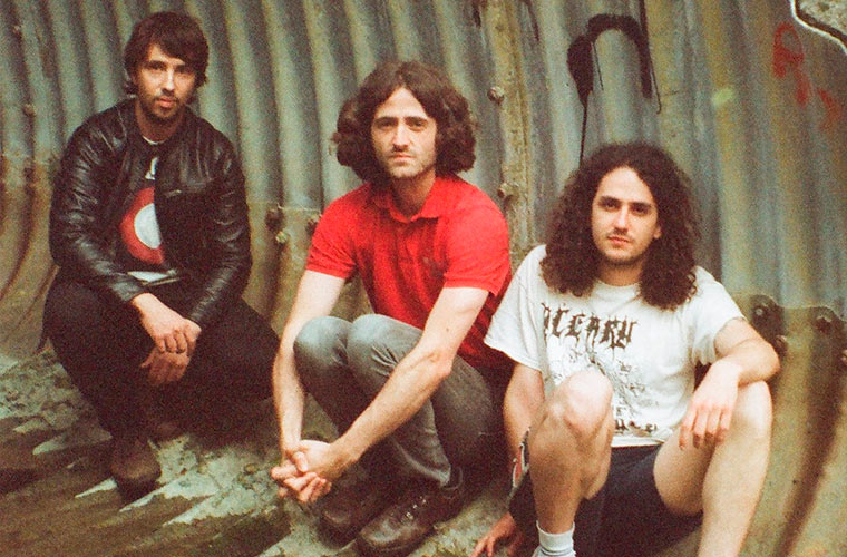 MUSIBLA #218: Hiuzz, Esanezin, Tenpora, Aria, Emanative, Interpol, Mugan