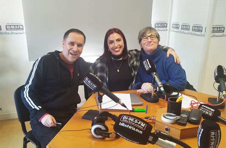 Iris Penche, abeslaria: “Lehen euskara gorroto nuen, orain berarekin maiteminduta nago”