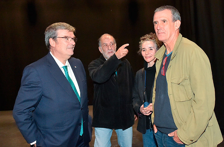 Patxo Telleria “Euskarari toki zabalagoa eman nahi diogu Garabia antzoki berrian”