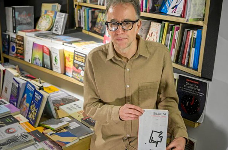 “Silueta” Harkaitz Canoren artefaktu literarioa