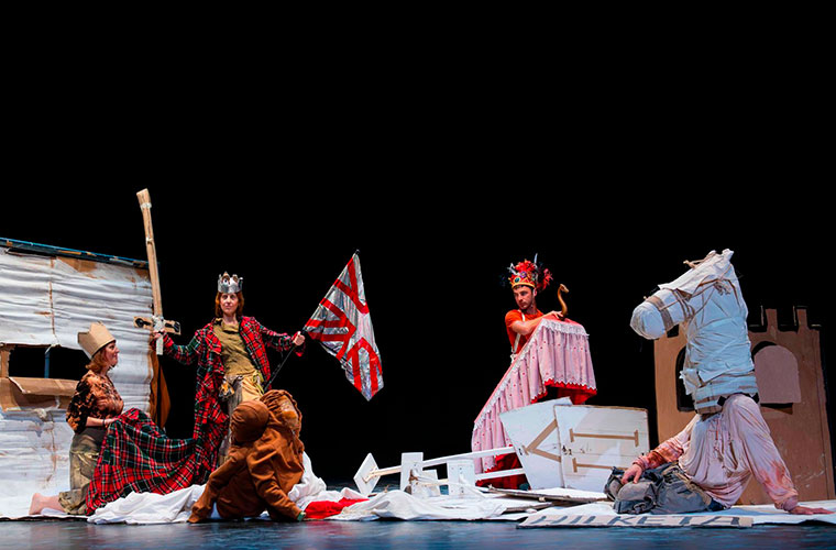 Rikardo III eta ni Shakespeareren obra klasiko batetik abiatzen da, ostegunean Arriaga antzokian izango da