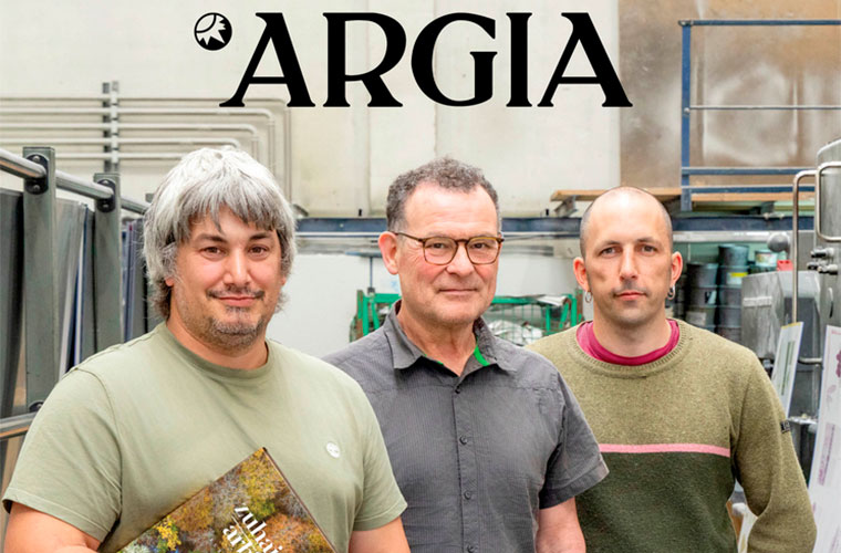 Zuhaitzak eta arbolak Euskal Herrian liburua ARGIA astekarian