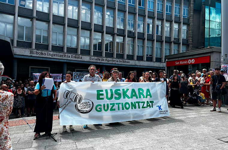 Ehundaka lagun oldarraldiari aurre egiteko “Justizia euskararentzat, euskara guztiontzat” lelopean